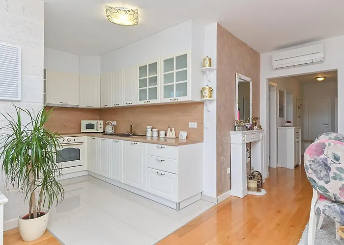 Daninovica Ii Apartamento